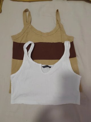 2 Tops cortos de tirantes, talla M