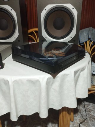 Tocadiscos Akiyama Negro