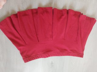 Falda Adidas con mallas roja
