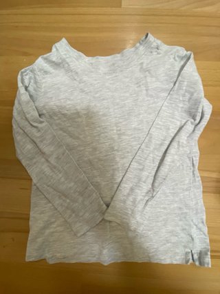 Conjunto Camisa Azul y Camisetas Grises