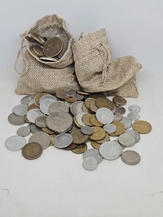 Sacos de regalo con 250 monedas.