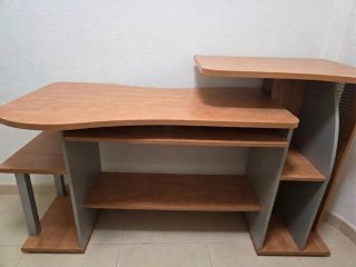 Escritorio y mesa ordenador madera