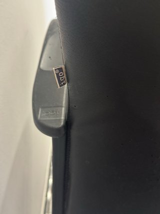 Silla de oficina negra