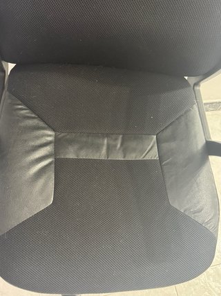 Silla de oficina negra