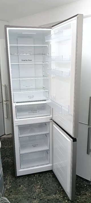 NEVERA COMBI HISENSE NO FROST ENERGÍA A+