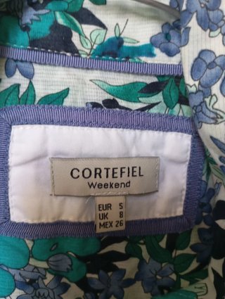 Camisa Cortefiel y camiseta calada Zara