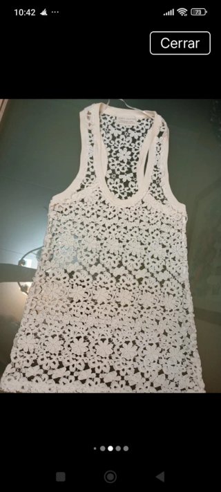 Camisa Cortefiel y camiseta calada Zara