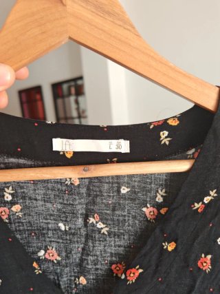 Vestido negro floral