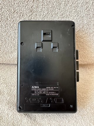 AIWA HS-T10 Walkman Radio Cassette FM AM Super Bas