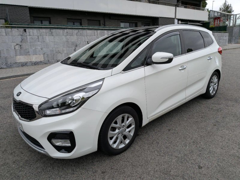 Kia Carens 2017 - foto 1
