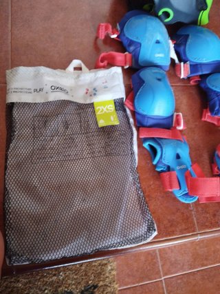 Casco y protecciones para niño Oxelo
