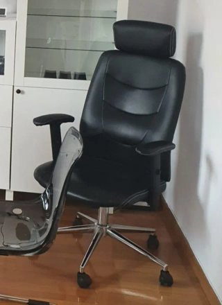 Silla de oficina El Corte Inglés negra