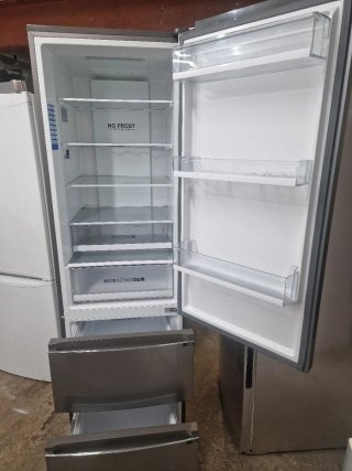 Nevera Haier plateada 2m x 60cm