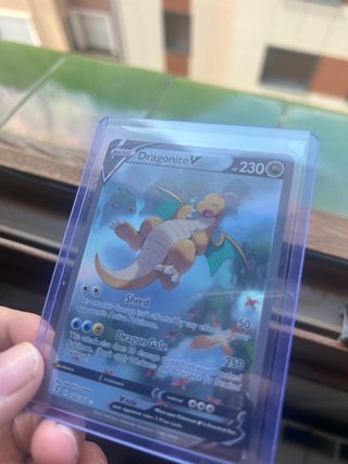 Carta Dragonite V Evolving Skies Pokémon