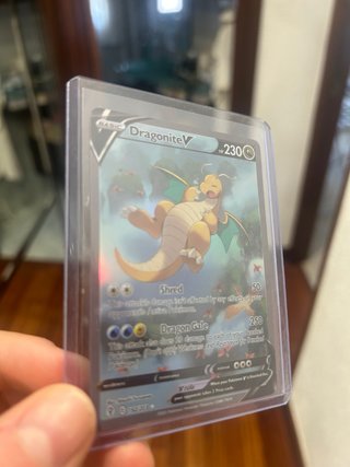 Carta Dragonite V Evolving Skies Pokémon