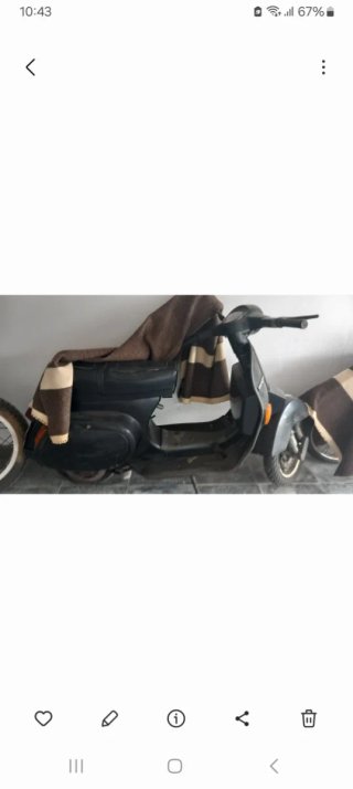 Moto Vespa Negra
