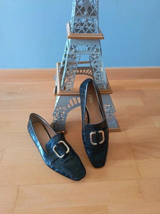 Zapatos planos ZARA negros con hebilla