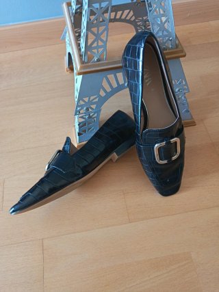 Zapatos planos ZARA negros con hebilla