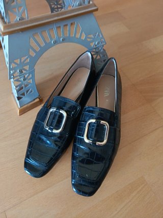 Zapatos planos ZARA negros con hebilla