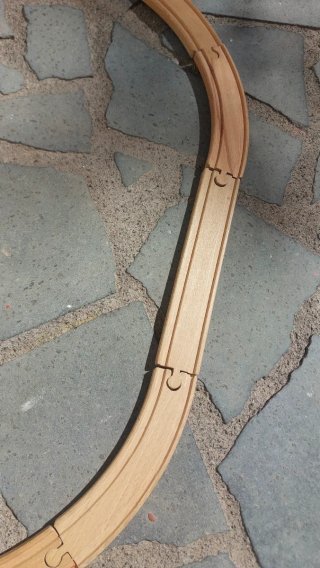 Binari in legno per trenino