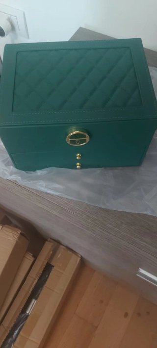 Portagioie verde con 3 cassetti
