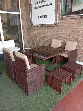 Conjunto terraza mesa cristal y ratán