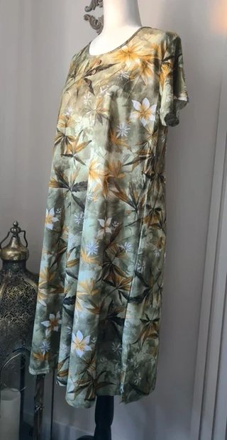 Vestido estampado floral T. XL.