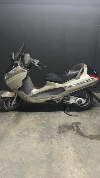 Piaggio X8 200 Maxi Scooter Automática