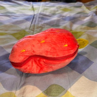 Peluche coniglietto trasformabile in fragola