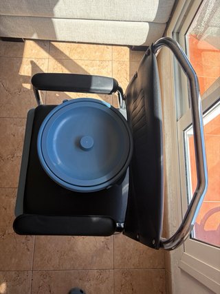Silla inodoro con reposabrazos sin estrenar