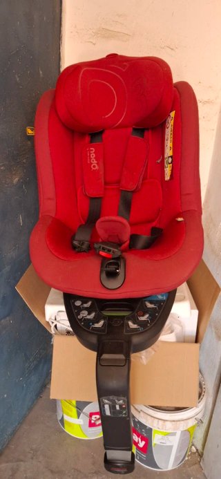 Seggiolino auto infantile rosso Marca Nado - alta gamma