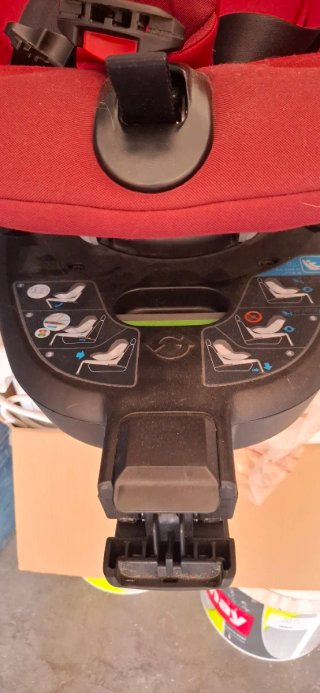 Seggiolino auto infantile rosso Marca Nado - alta gamma