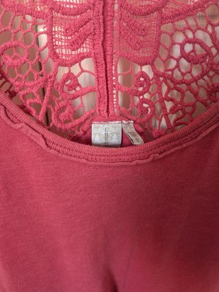 Camiseta rosa con encaje mujer