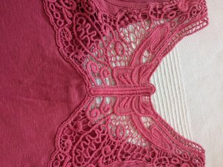 Camiseta rosa con encaje mujer
