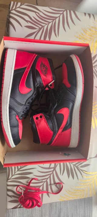 Nike Air Jordan 1 Mid Satin Black Red
