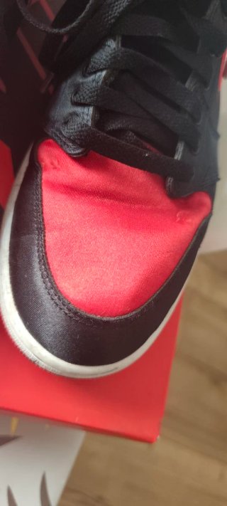 Nike Air Jordan 1 Mid Satin Black Red