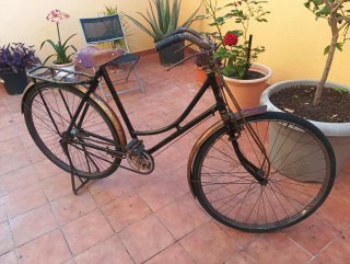Lote de 5 bicicletas de varillas.