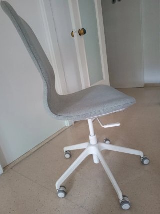 Silla Langfall Ikea con reposabrazos