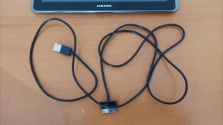 Tablet Samsung cable i funda/ bolsa