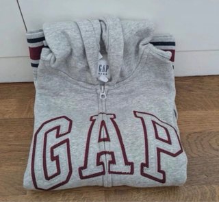 Sudaderas GAP grises precio de una la mitad