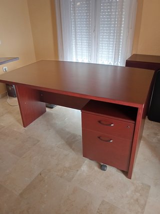 Mesa de despacho con cajonera