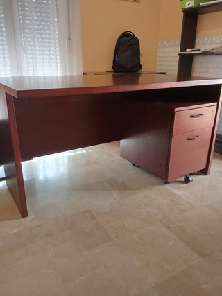 Mesa de despacho con cajonera