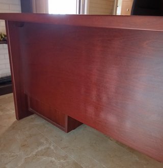 Mesa de despacho con cajonera