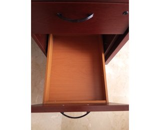 Mesa de despacho con cajonera
