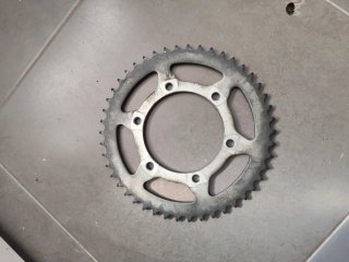 (000503)Yamaha Fazer 600 S2 Piñón