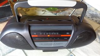 Radio FM Portátil 13K Nueva
