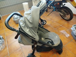 Passeggino Joie grigio
