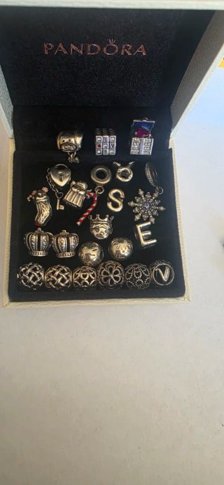 Charm pandora