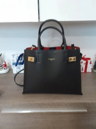 Borsa Victoria & Hugo nera con interno rosso