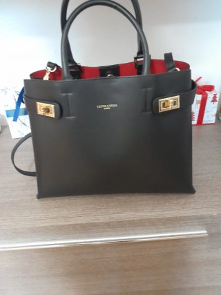 Borsa Victoria & Hugo nera con interno rosso